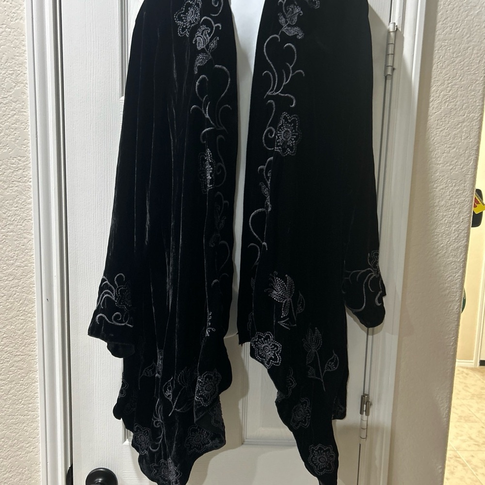 Johnny Was JW Los Angeles Black Velour Cardigan Embroidered Velvet